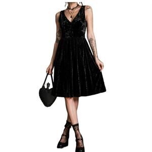 ModCloth Black Velvet Fit & Flare Dress V Neck Pleated Skirt Size Small NWOT